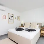 Sybaris 09 By Smart Villa *