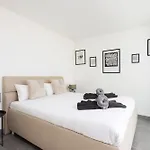 Sybaris 09 By Smart Villa