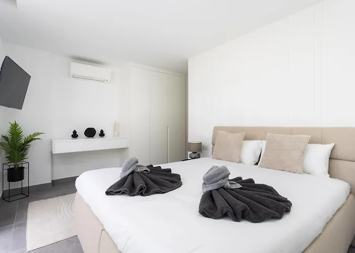 Sybaris 09 By Smart *